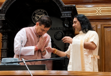 Devkinandan Thakur Maharaj Visits Uttar Pradesh Assembly, Praises Democratic Values and Legislative Traditions